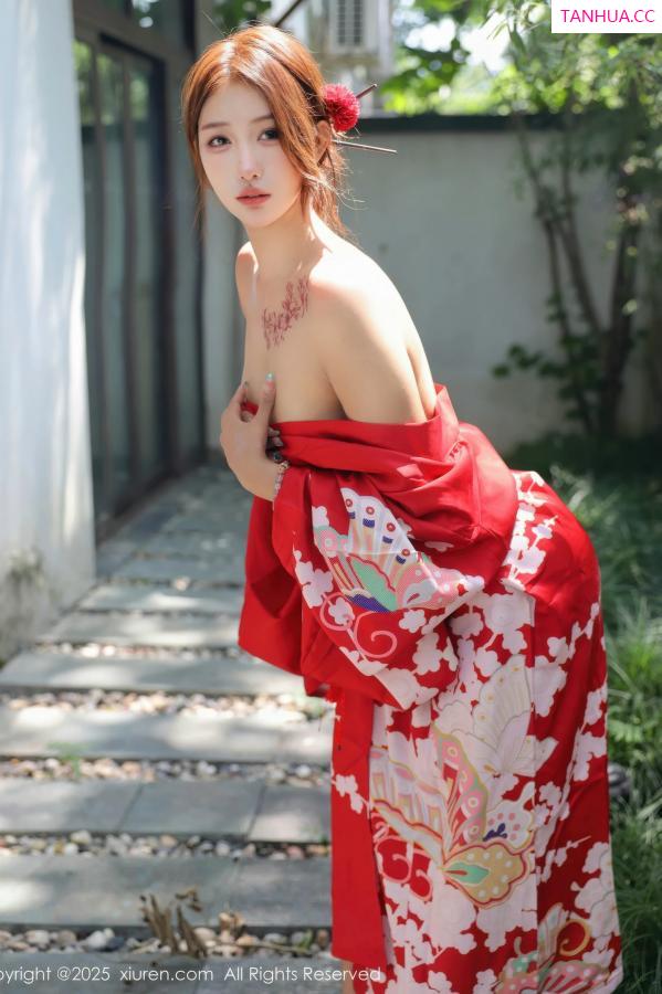   [XiuRen]高清写真图 2025.08.22 No.10683 金允希Yuki 红色和服第47张图片